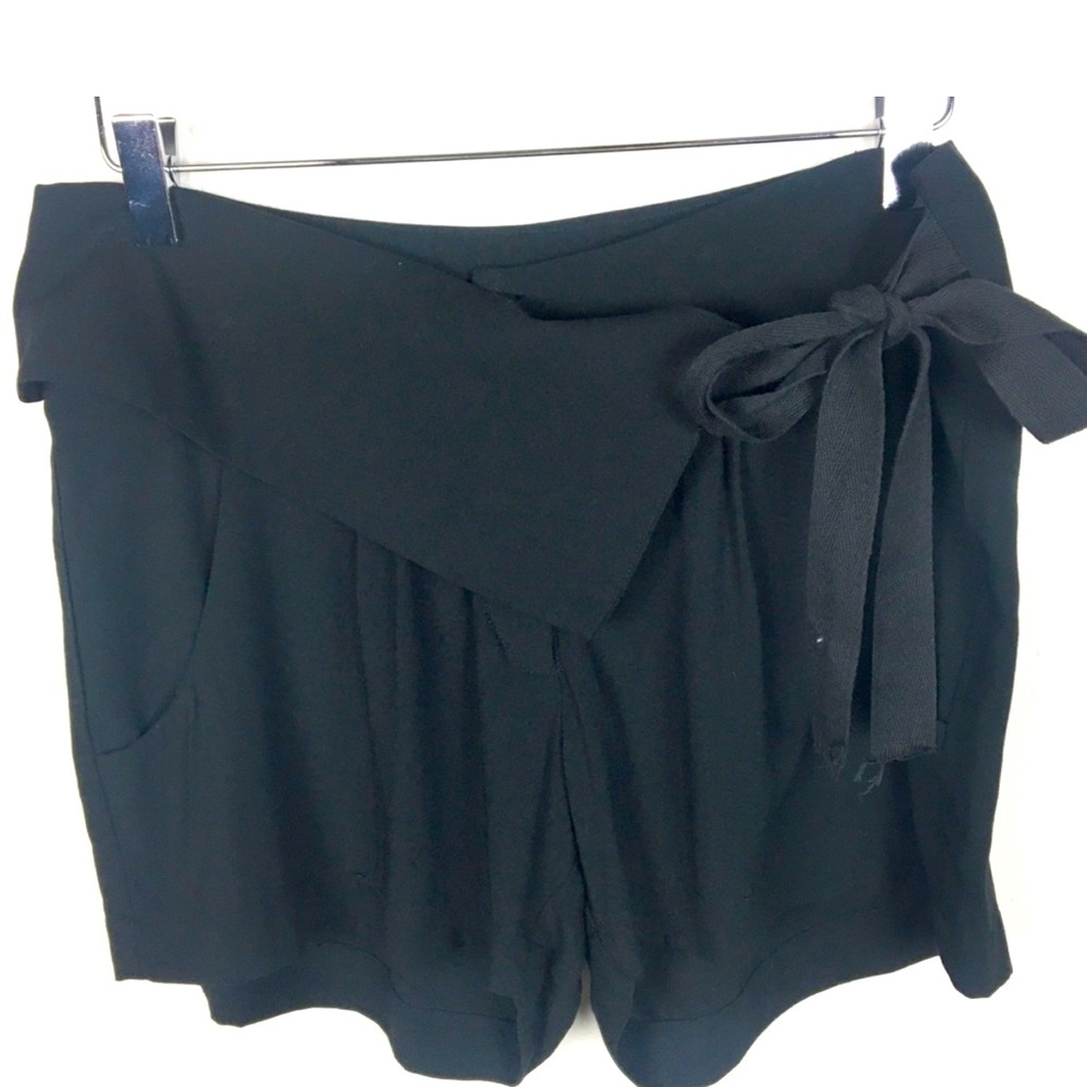 Karen Zambos Skort w/ side tie 🖤